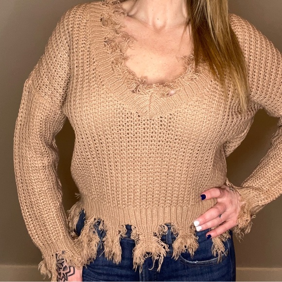 NWOT Fashion Nove V-neck sweater - Picture 4 of 10